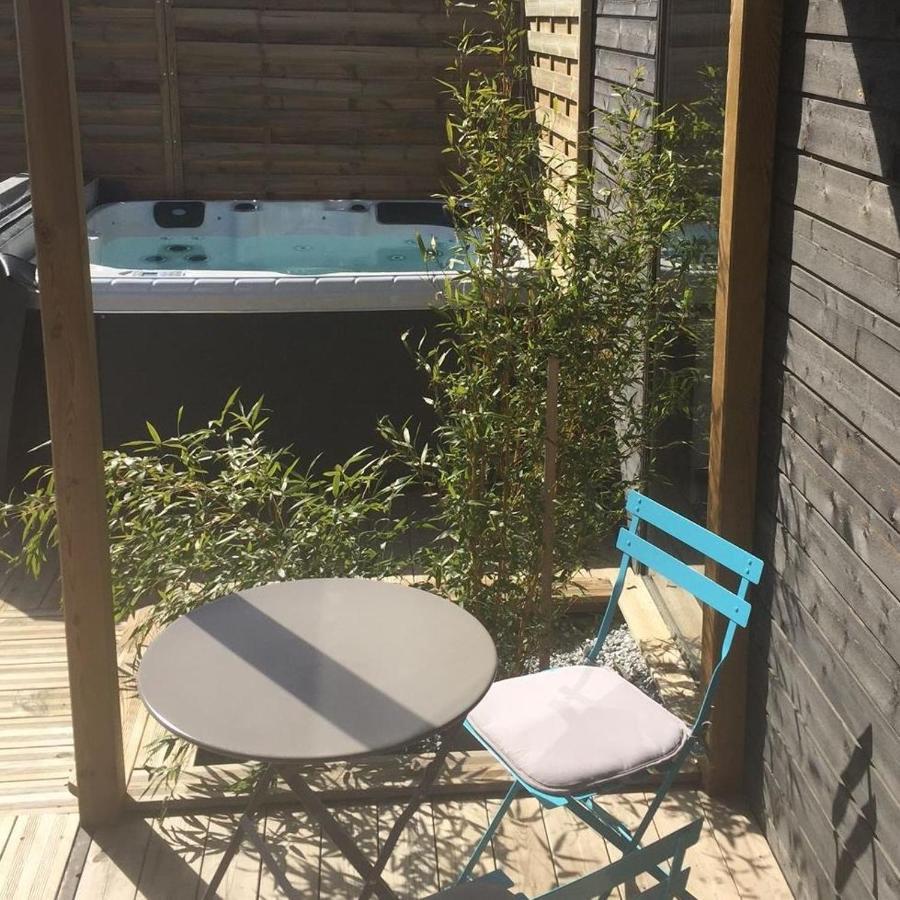 Les Nuits Insolites De La Mothe - Hebergement En Bulle Ou Tiny House Avec Spa Privatif Outremecourt Eksteriør bilde